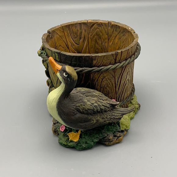 Vtg Resin Duck Barrel Well Bucket Succulent Planter Kitschy Grannycore Farmcore - Picture 3 of 7